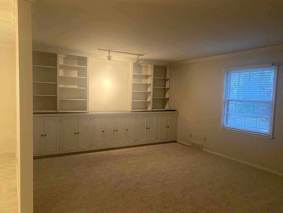 104 Winston Pl Unit B, Saint Joseph, MO 64506 Apartments in Saint