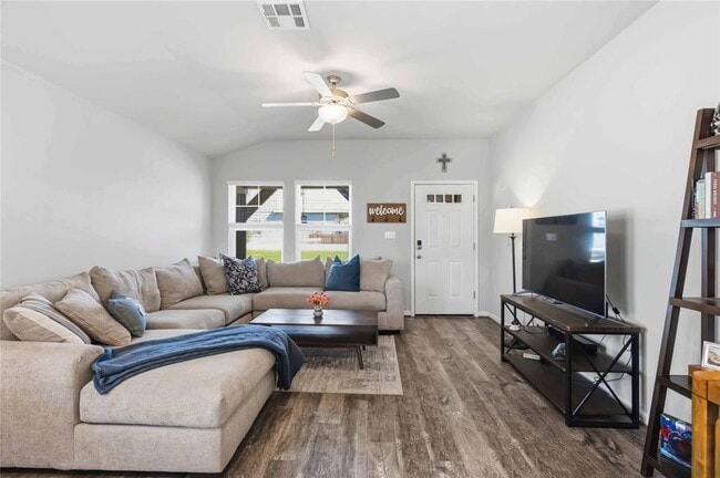 Building Photo - 805 Russet Rock Dr