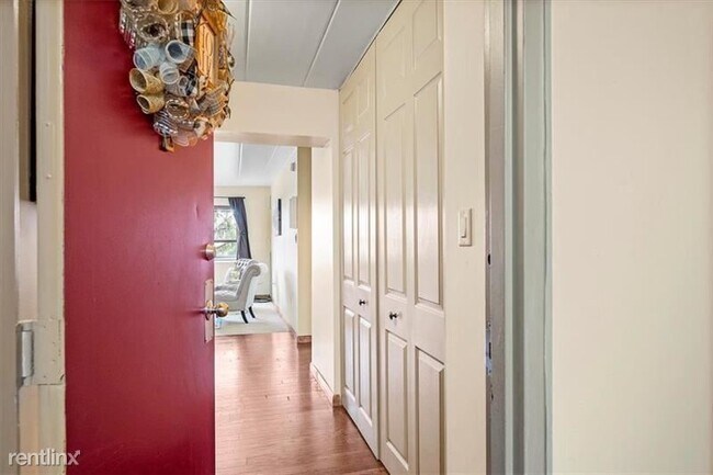 Building Photo - Studio, 1 bath Condo - 5 Bayard Rd Apt 421