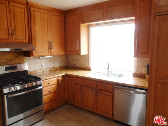 Foto del edificio - 12566 Woodbine St