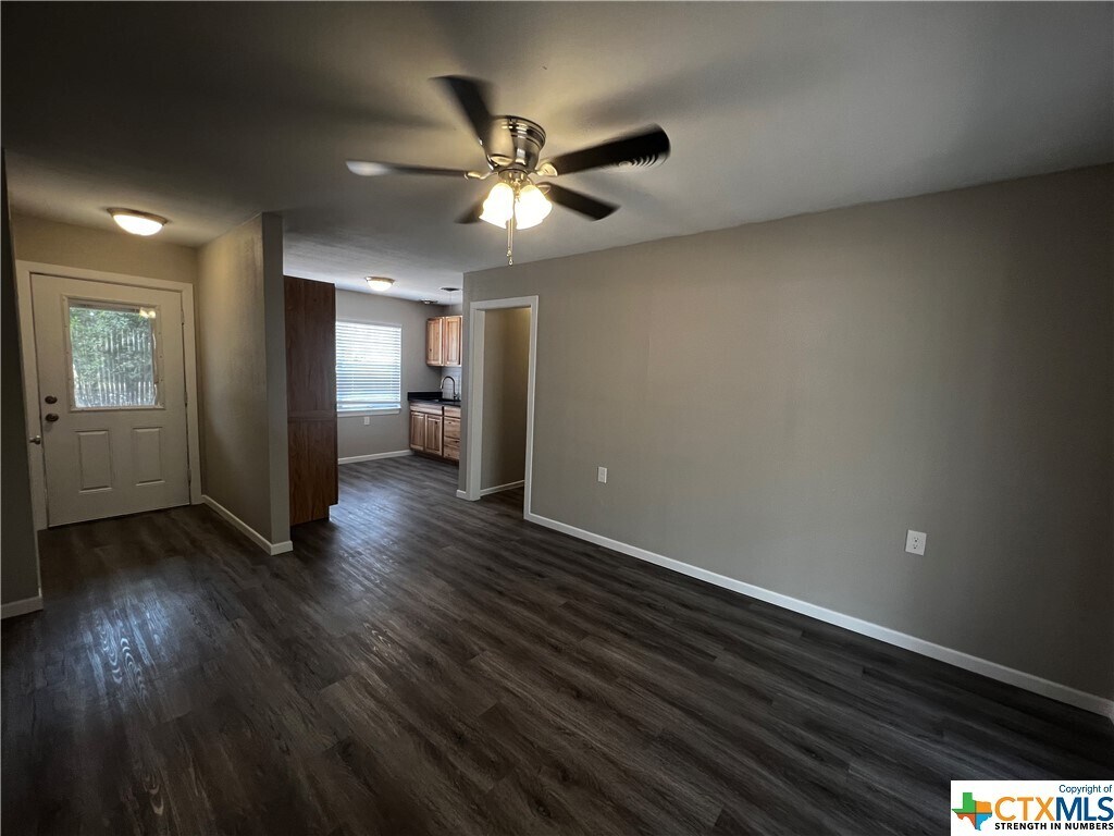 301 Rockwood Dr Unit B4, Wimberley, TX 78676 Room for Rent in