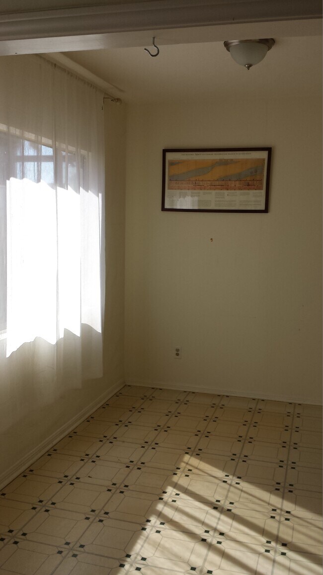 Comedor - 1065 Nowita Pl