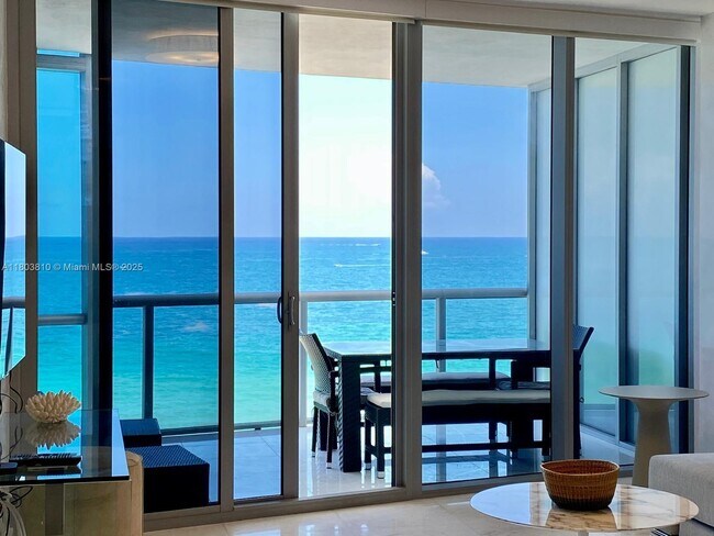 Foto del edificio - 17121 Collins Ave