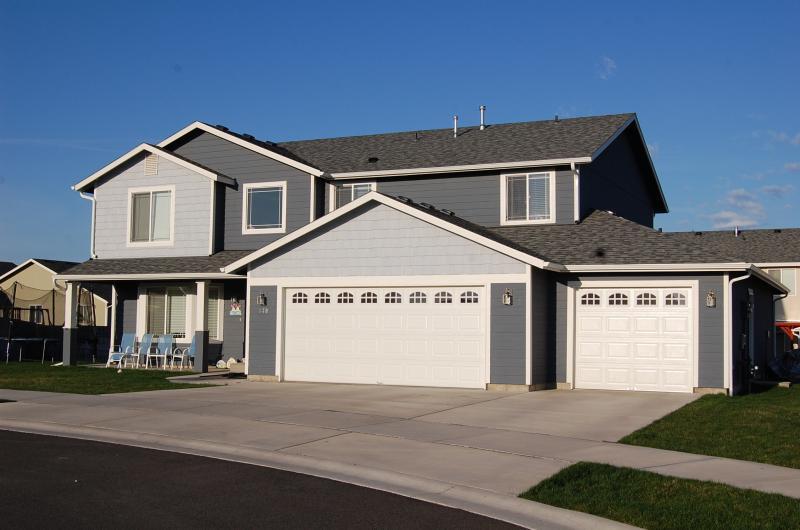Primary Photo - 340 S. Dovetail Ct