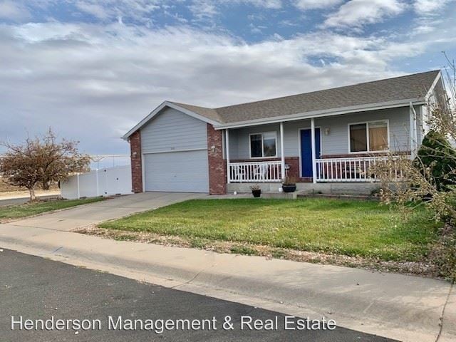 Primary Photo - 3 br, 2 bath House - 380 E Hawthorn St.
