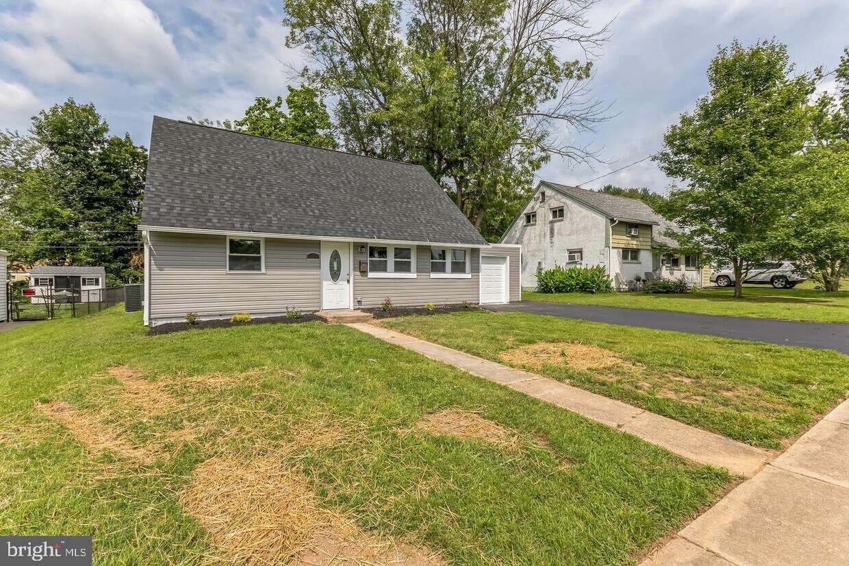 Primary Photo - 1101 E Willow Run Dr