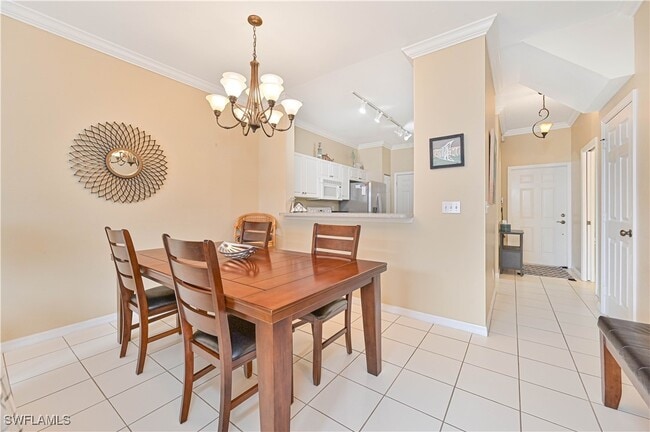 Building Photo - 3613 Pine Oak Cir