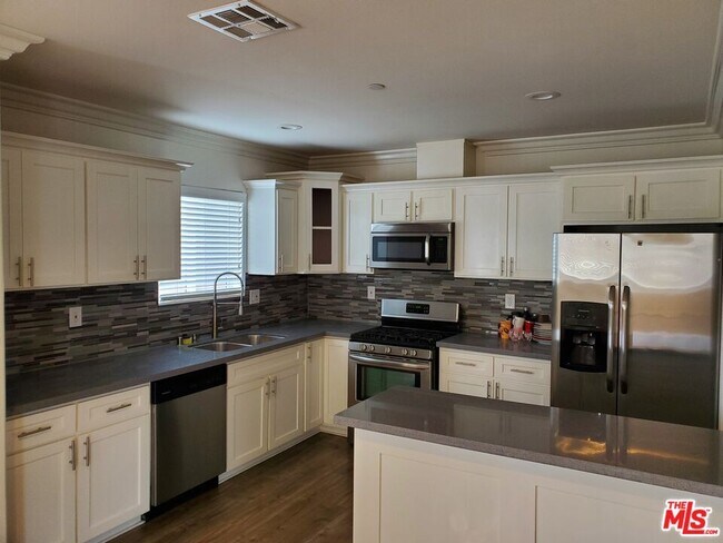 Building Photo - 2227 Hauser Blvd