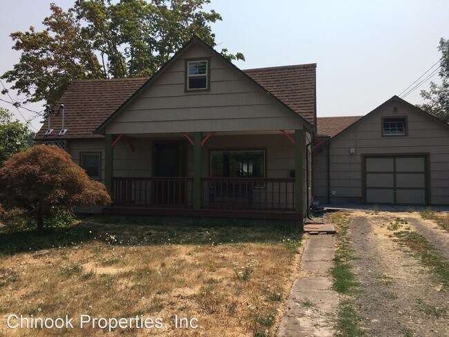 Building Photo - 4 br, 2 bath Apartment - 240 E 31st Ave