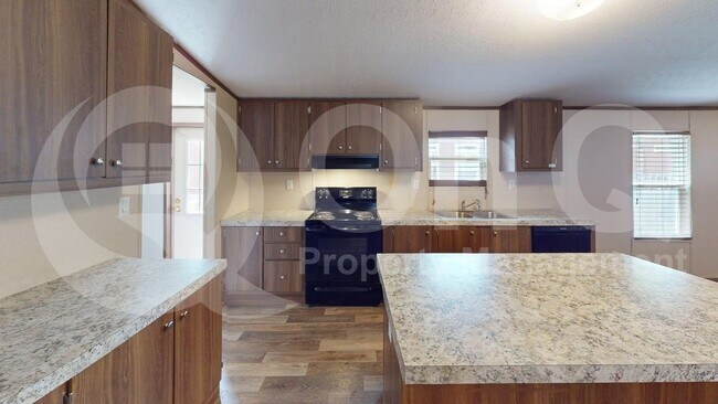 Building Photo - 7415 Remington Rd