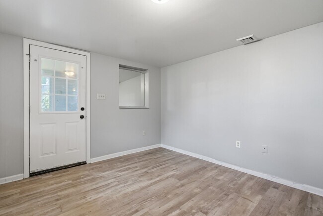 Foto del edificio - Modern 2 bedroom home in Carnegie available now!