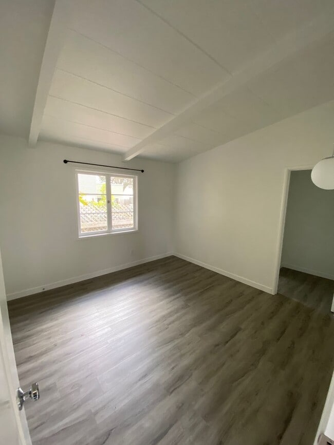 Foto del edificio - Charming Pacific Grove Duplex - Great for Military Student - Available July 1st