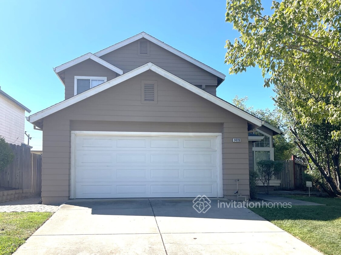 Foto principal - 1419 Gateway Dr