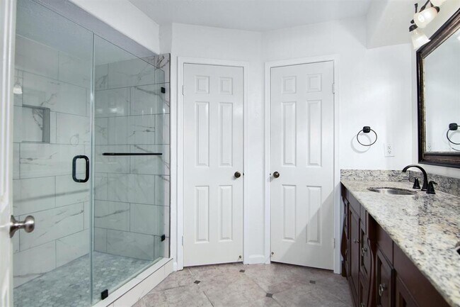 Building Photo - 505 Heathgate Dr