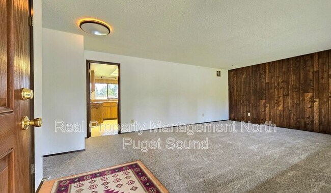 Building Photo - 2403 117th Ave NE