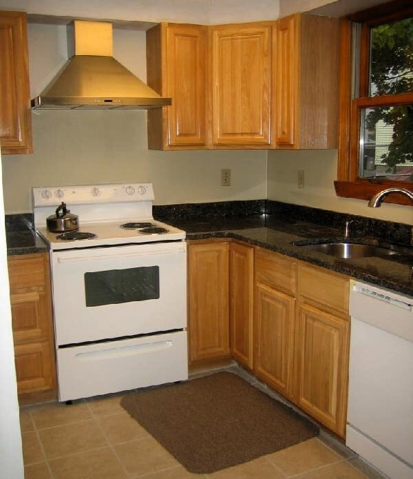 Building Photo - 41 Ashford St