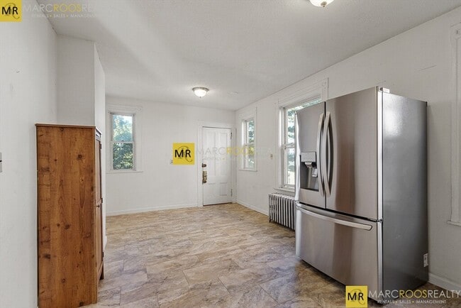 Building Photo - 182 Harvard St