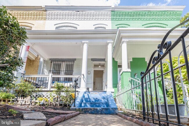 Foto del edificio - 1388 E St NE