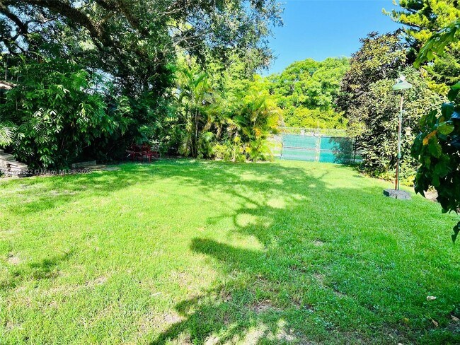 Foto del edificio - 4724 SW 64th Ct