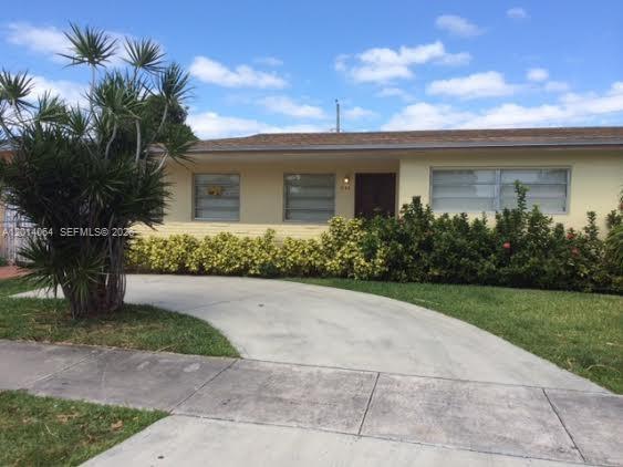 Foto del edificio - 1120 NW 24th Ct