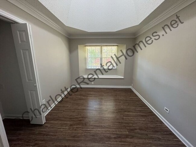 Foto del edificio - Rocking Chair front porch in Mint Hill!