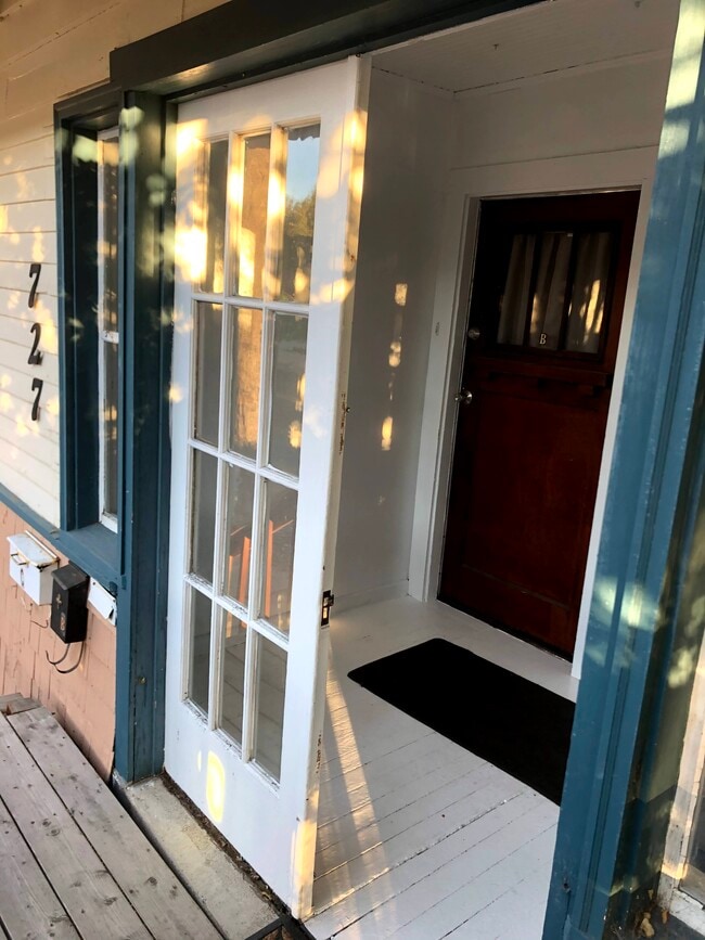 Entrance to apartments A and B - 727 E Lewis St