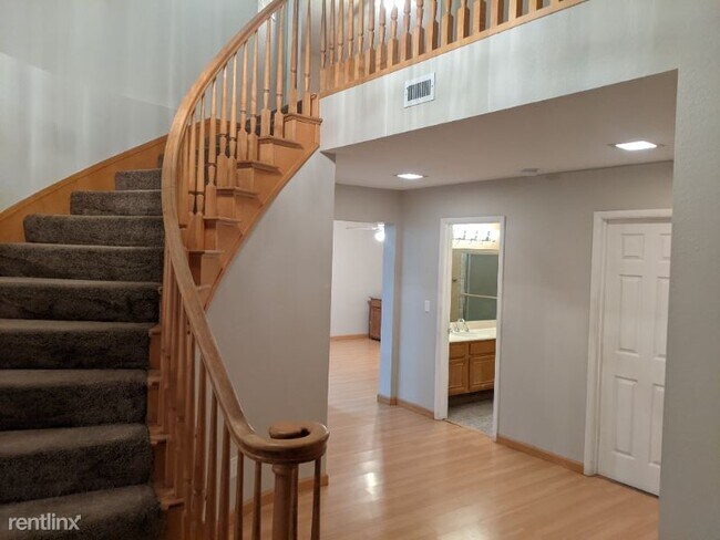 Building Photo - 5 br, 3 bath House - 6768 Shelter Lane