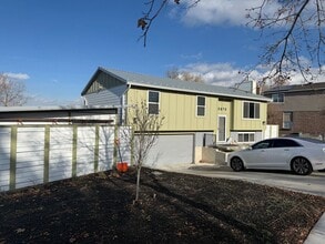 Building Photo - 5970 W Cilma Dr