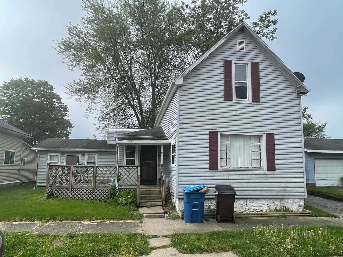 Primary Photo - 3 Bedroom House