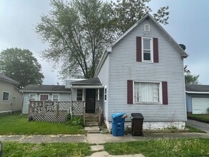 Building Photo - 3 Bedroom House