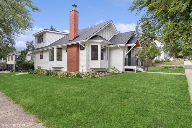 Foto del edificio - 146 E Maple St