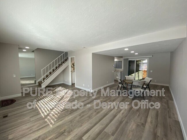 Foto del edificio - 564 S Carr St