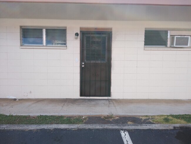 Foto del edificio - 909 University Ave