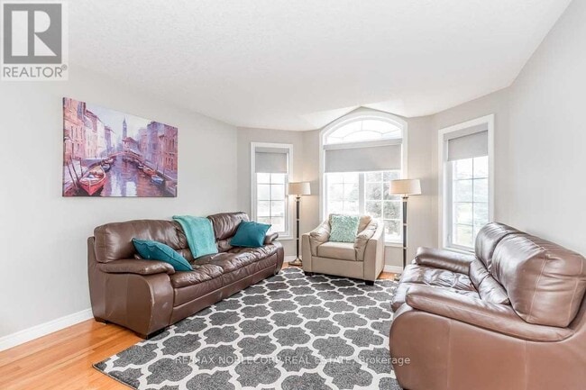 Building Photo - 4641 10th Side Rd