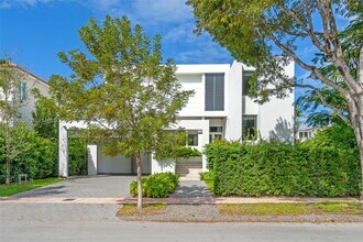 Building Photo - 285 W Mashta Dr