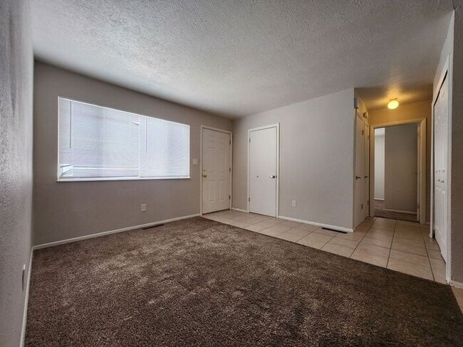 Building Photo - Cozy 2 Bedroom Near Military Installations!