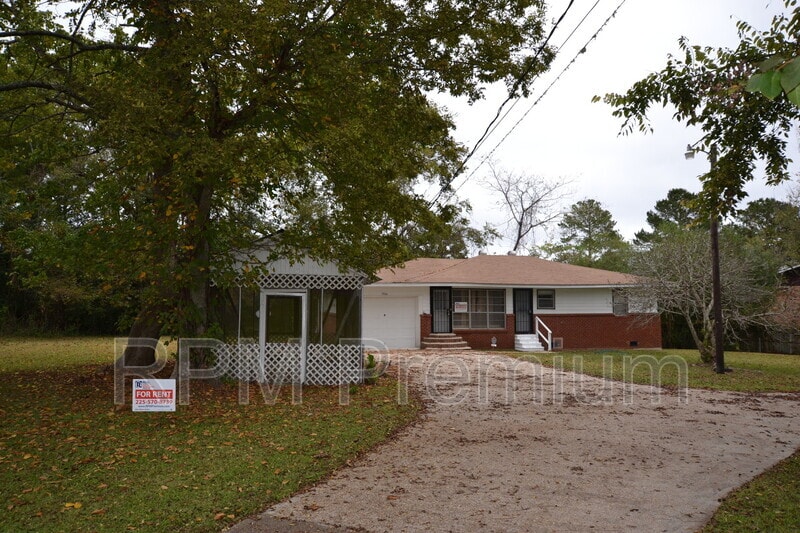 5904 Commerce St, Saint Francisville, LA 70775