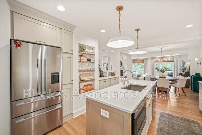 Foto del edificio - 7503 Wellesley Park S