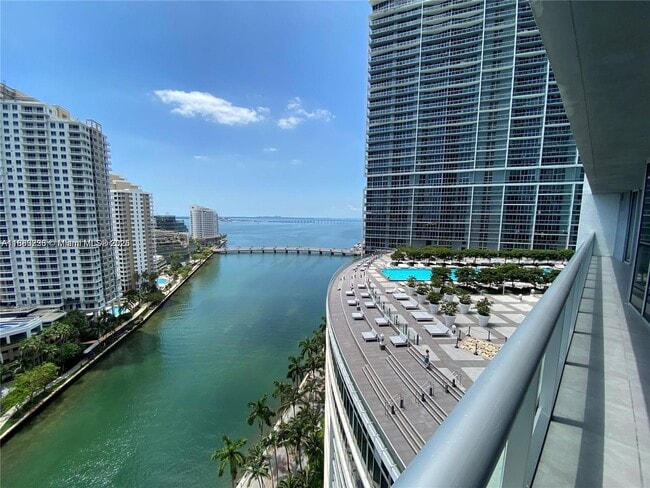 Foto del edificio - 465 Brickell Ave
