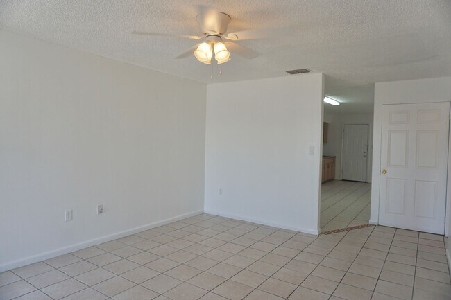 Foto del edificio - 2563-2567 Elm Ave