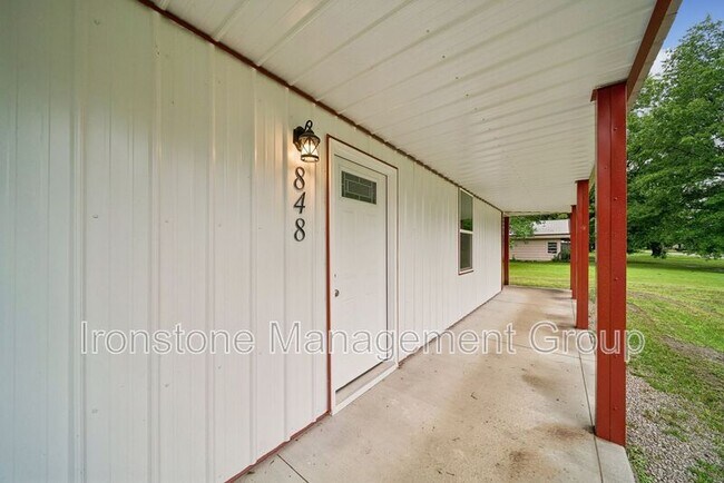 Foto del edificio - 848 S Pine St