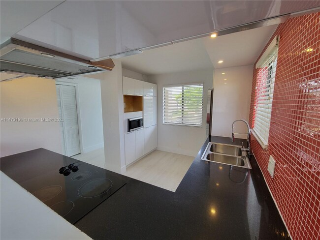 Foto del edificio - 0 Racquet Club Rd