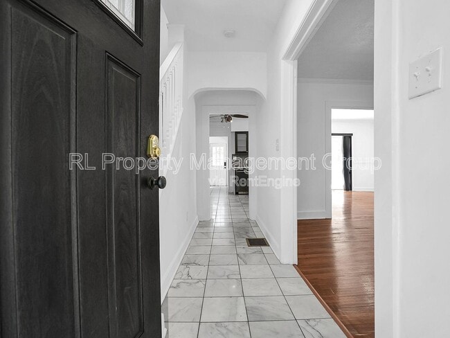 Building Photo - 914 Lockbourne Rd