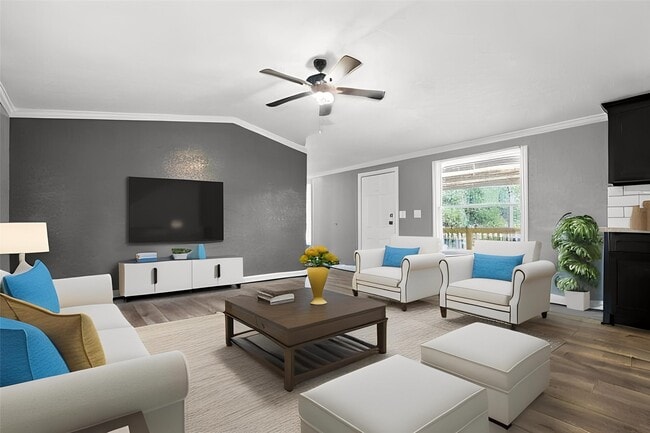 Building Photo - 12560 Royal W Dr