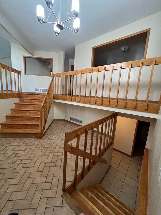 Photo - Long Realty & Property Management - 5 Bedr... House