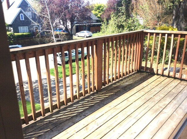 Foto del edificio - Lovely 3 Bdrm+ -  2 story home in Tacoma! ...