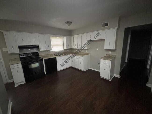 Foto del edificio - 1501 School Dr