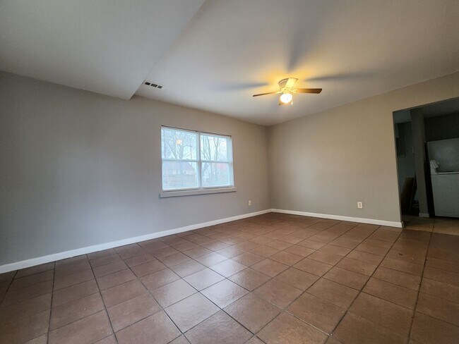 Foto del edificio - 634 S Wheatland Ave