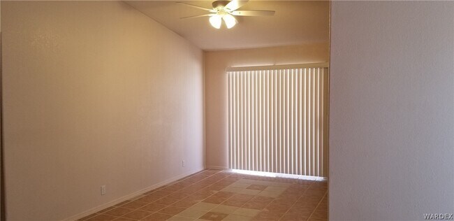 Foto del edificio - 4492 S Caitlan Ave
