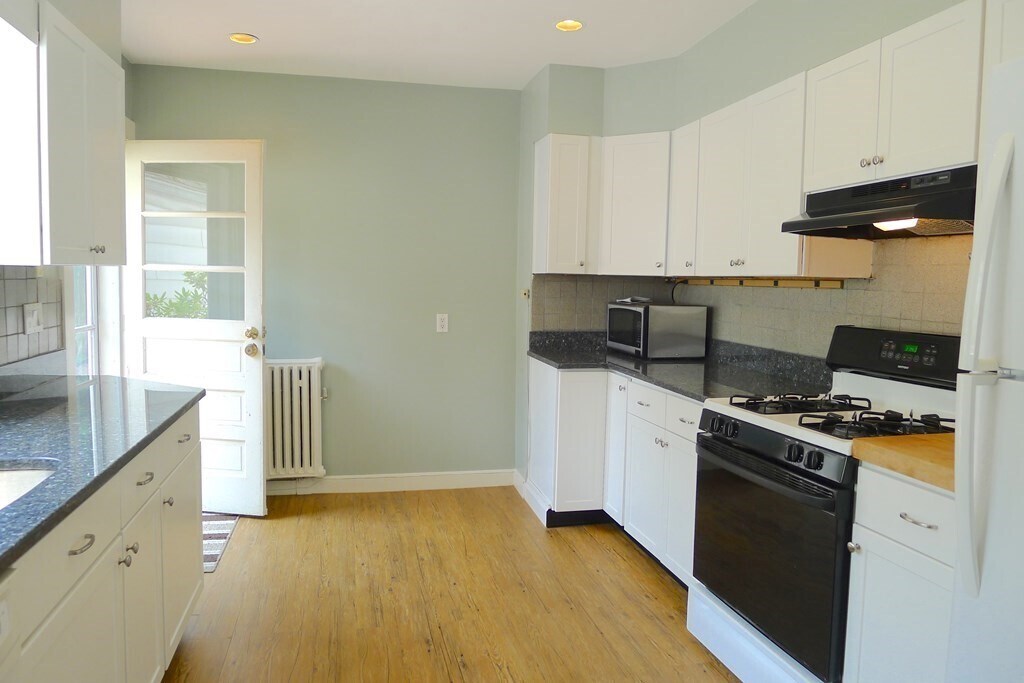 104 Elgin St Unit 1, Newton, MA 02459 Condo for Rent in Newton, MA